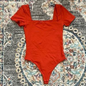 Babaton Aritzia Square neck sculpting body suit sz M in Brick Red